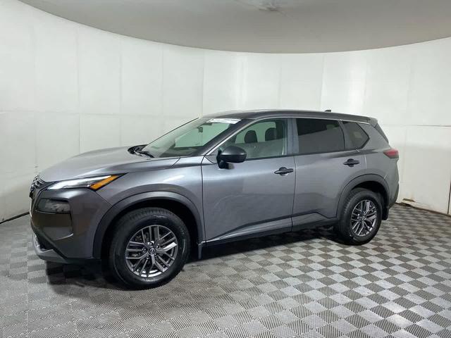 Photo of 2022 Gun Metallic Nissan Rogue