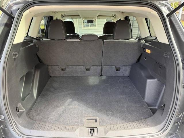 Photo of 2016 White Platinum Metallic Tri-Coat Ford Escape