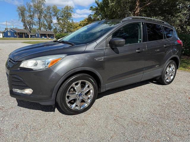 Photo of 2016 White Platinum Metallic Tri-Coat Ford Escape