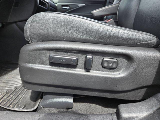 Photo of 2021 White Honda Pilot