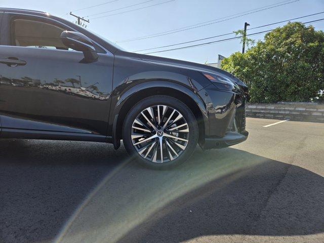 Photo of 2023 Black Lexus RX 350