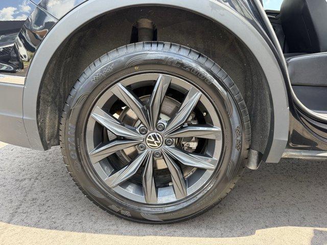 Photo of 2024 Deep Black Pearl Effect Volkswagen Tiguan