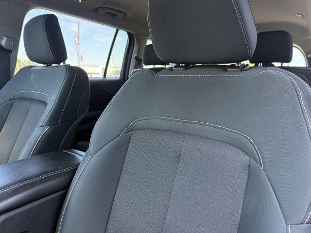 Photo of 2023 Silver Zynith Jeep Grand Cherokee L
