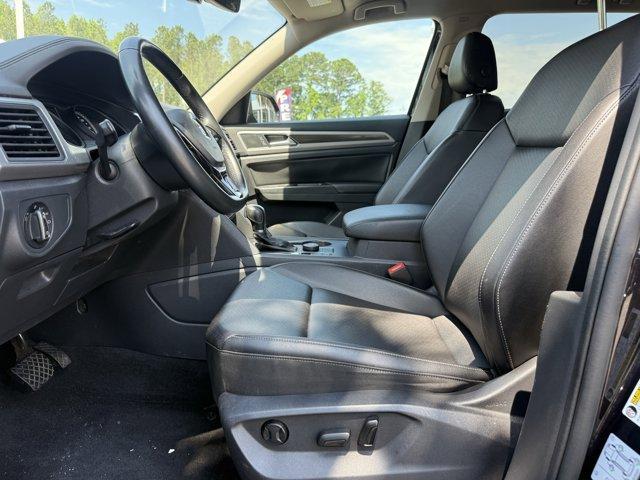 Photo of 2019 Deep Black Pearl Effect Volkswagen Atlas