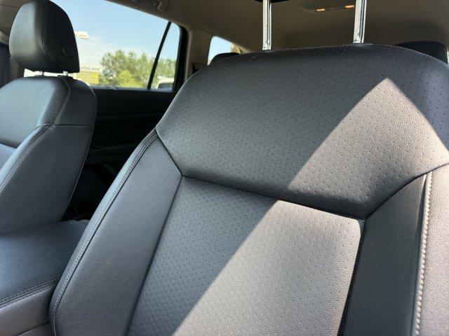 Photo of 2019 Deep Black Pearl Effect Volkswagen Atlas
