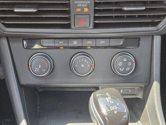 Photo of 2024 Platinum Gray Metallic Volkswagen Jetta