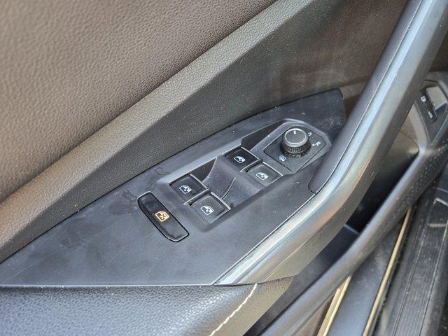 Photo of 2024 Platinum Gray Metallic Volkswagen Jetta