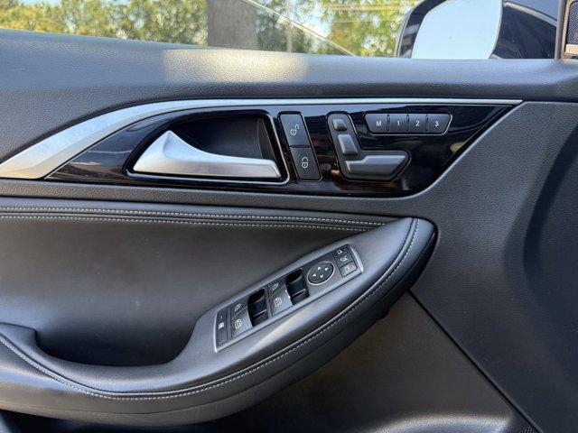 Photo of 2019 Pearlescent Black INFINITI QX30