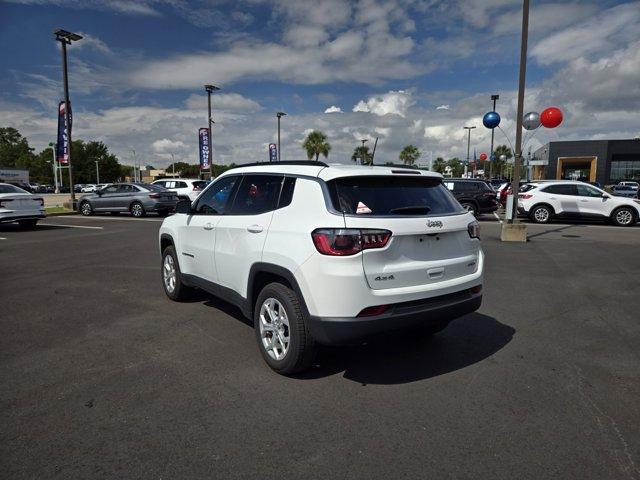 Photo of 2024 Bright White Clearcoat Jeep Compass