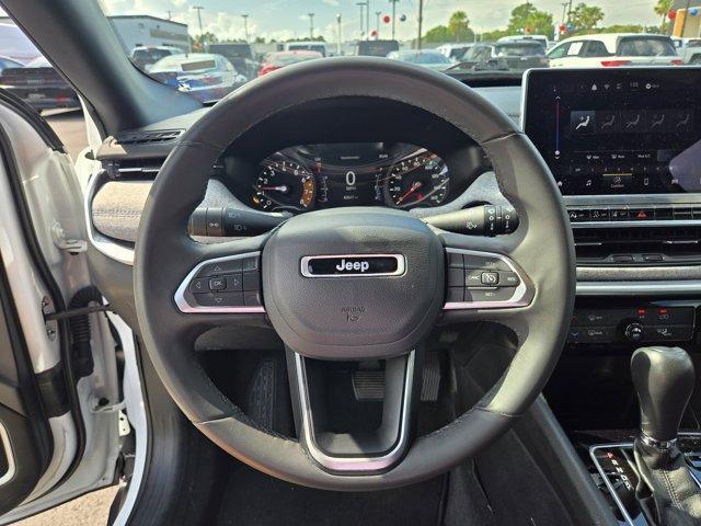 Photo of 2024 Bright White Clearcoat Jeep Compass