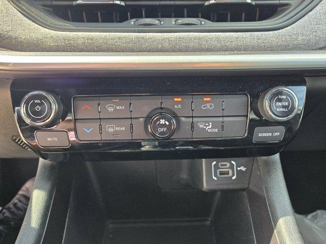 Photo of 2024 Bright White Clearcoat Jeep Compass