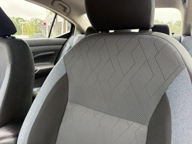 Photo of 2023 Brilliant Silver Metallic Nissan Versa