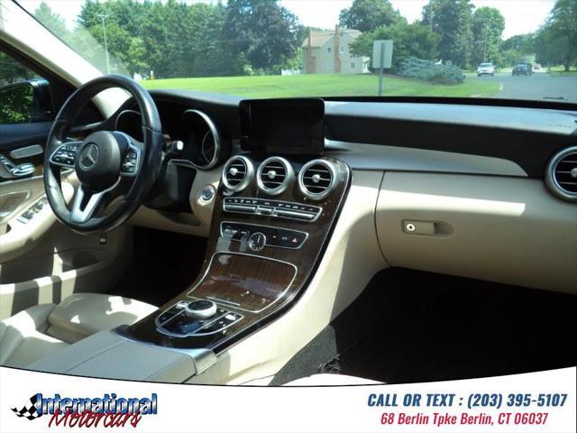Photo of 2019 Emerald Green Metallic Mercedes-Benz C-Class