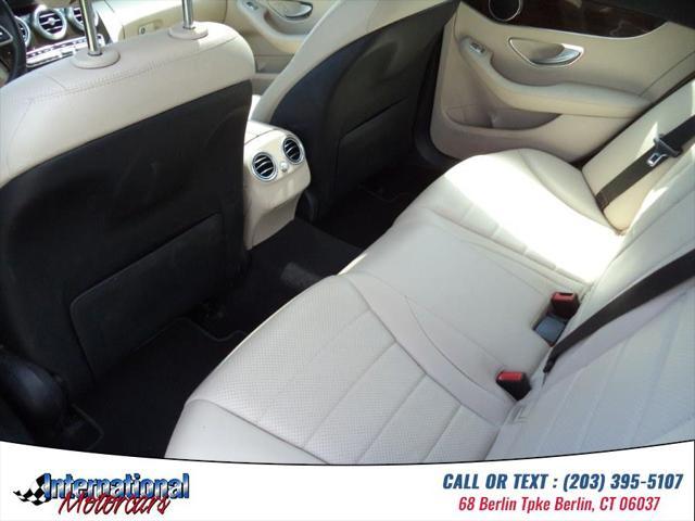 Photo of 2019 Emerald Green Metallic Mercedes-Benz C-Class