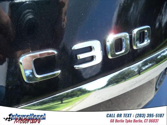 Photo of 2019 Emerald Green Metallic Mercedes-Benz C-Class