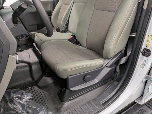 Photo of 2022 Oxford White Ford F-350
