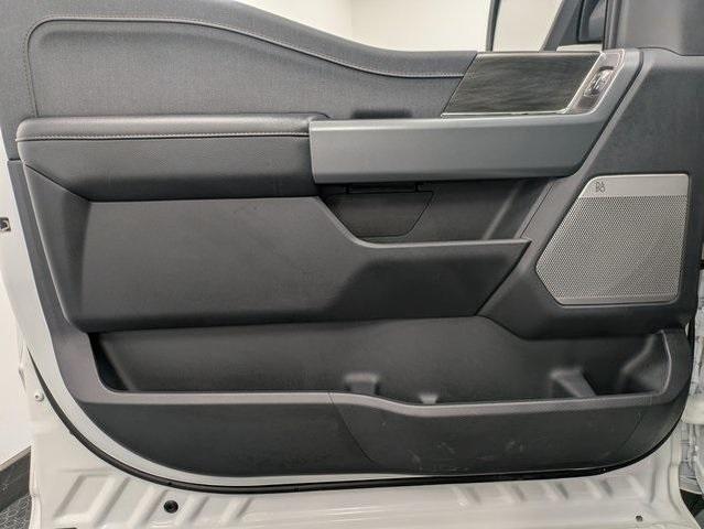 Photo of 2024 Star White Ford F-150 Lightning
