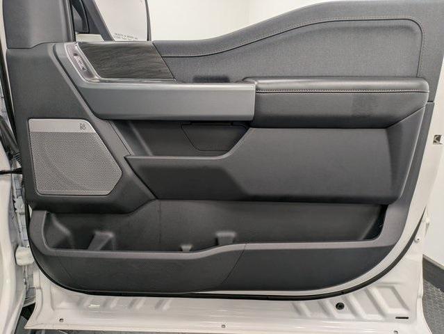 Photo of 2024 Star White Ford F-150 Lightning