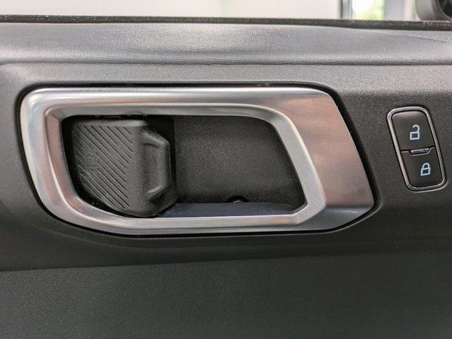 Photo of 2024 Azure Gray Metallic Ford Bronco