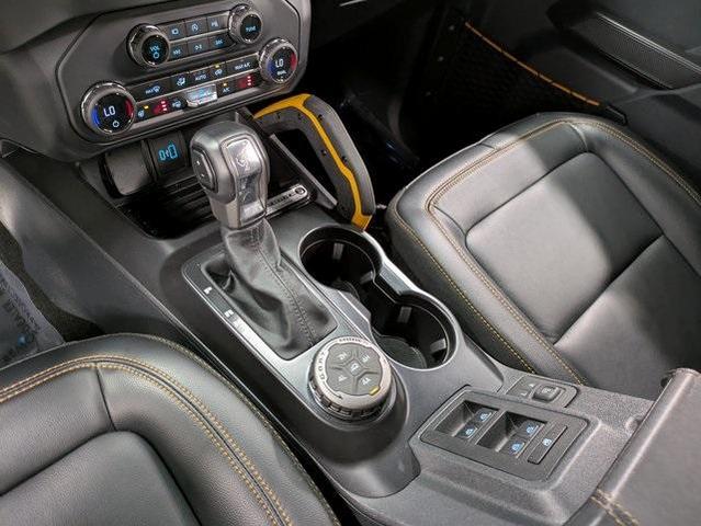 Photo of 2024 Azure Gray Metallic Ford Bronco