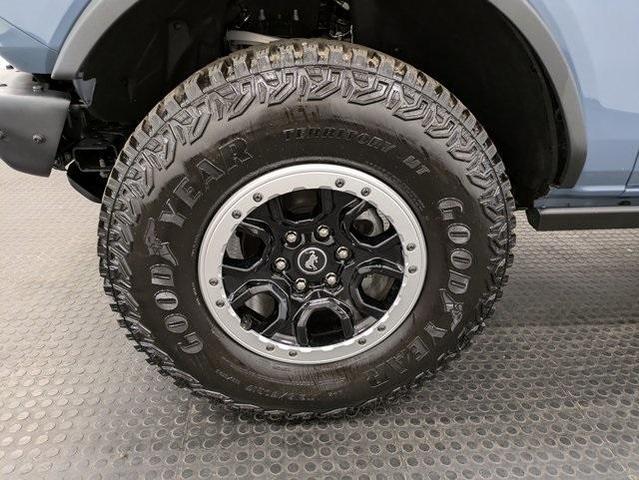 Photo of 2024 Azure Gray Metallic Ford Bronco