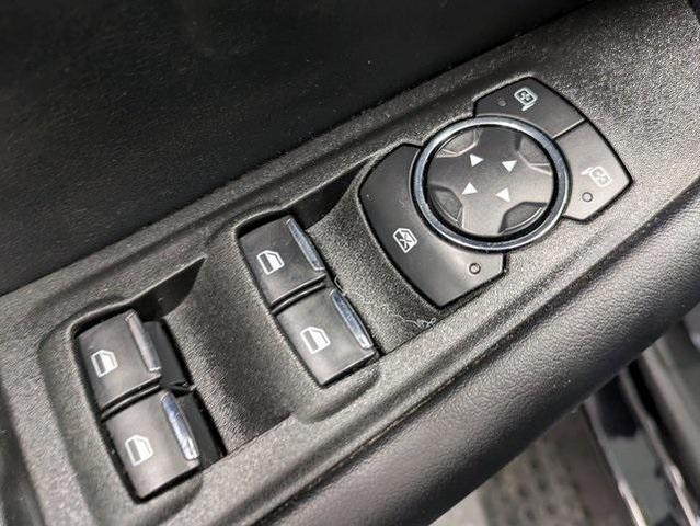 Photo of 2022 Agate Black Metallic Ford Edge