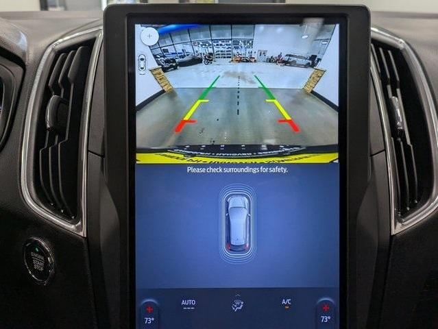 Photo of 2022 Agate Black Metallic Ford Edge