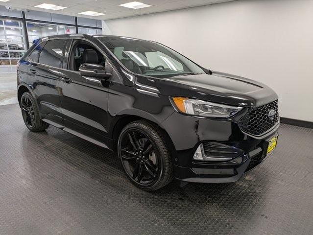 Photo of 2022 Agate Black Metallic Ford Edge