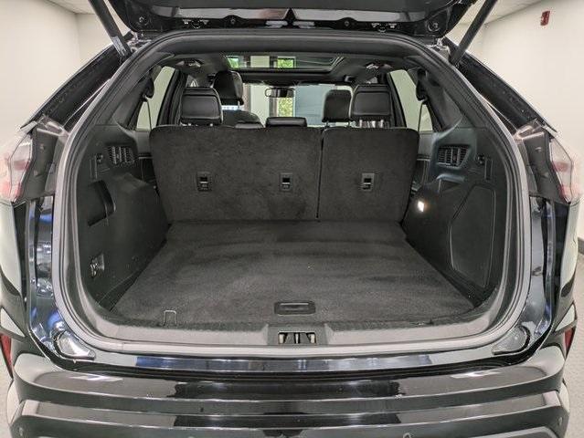 Photo of 2022 Agate Black Metallic Ford Edge