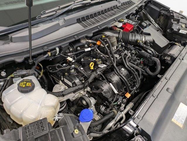 Photo of 2022 Agate Black Metallic Ford Edge