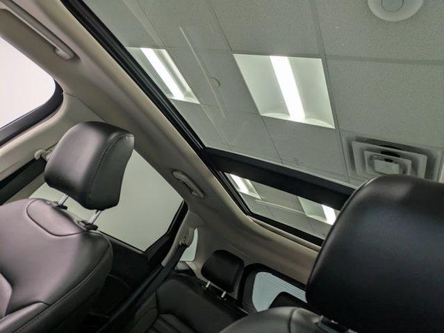 Photo of 2022 Agate Black Metallic Ford Edge