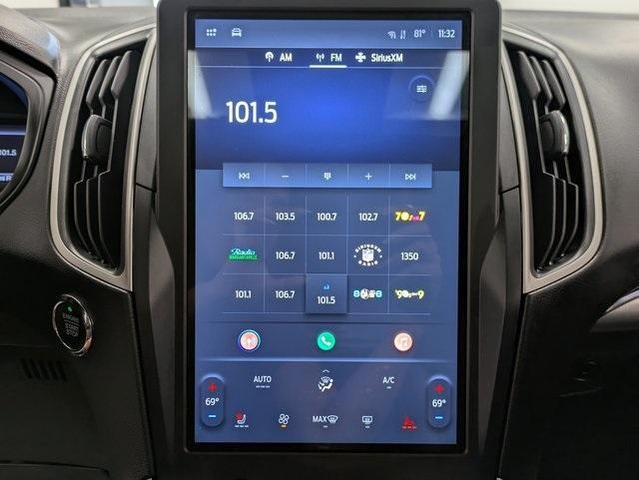Photo of 2022 Agate Black Metallic Ford Edge