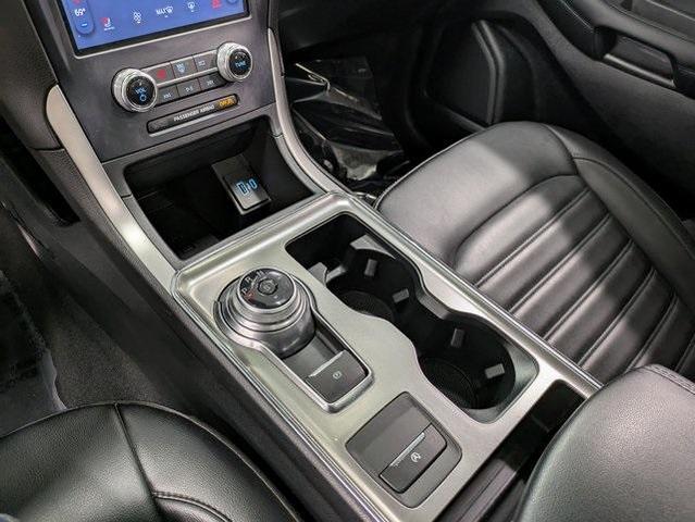 Photo of 2022 Agate Black Metallic Ford Edge