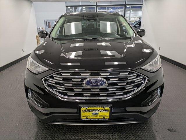 Photo of 2022 Agate Black Metallic Ford Edge