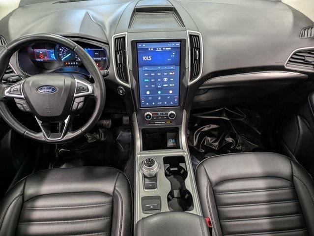 Photo of 2022 Agate Black Metallic Ford Edge