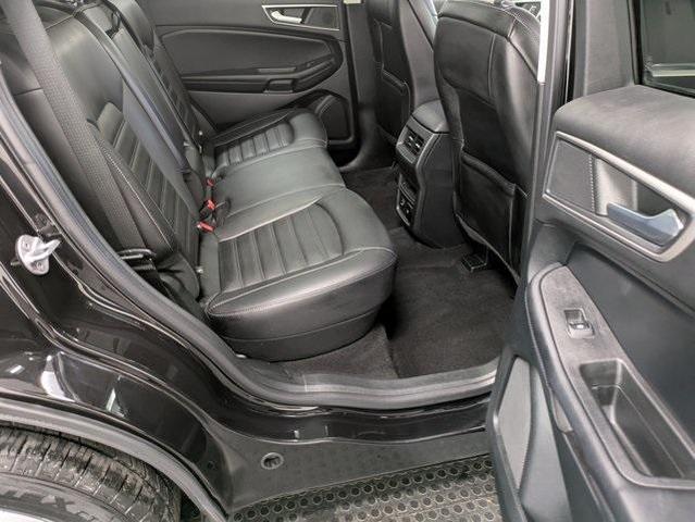 Photo of 2022 Agate Black Metallic Ford Edge