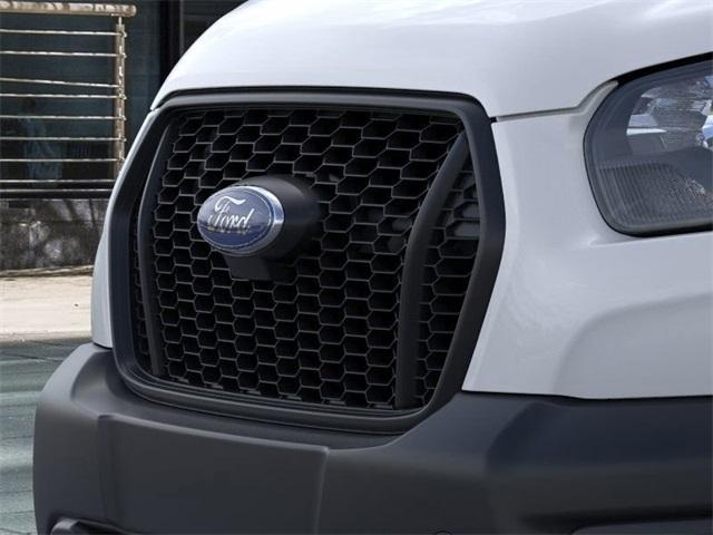 Photo of 2025 Oxford White Ford Transit-250