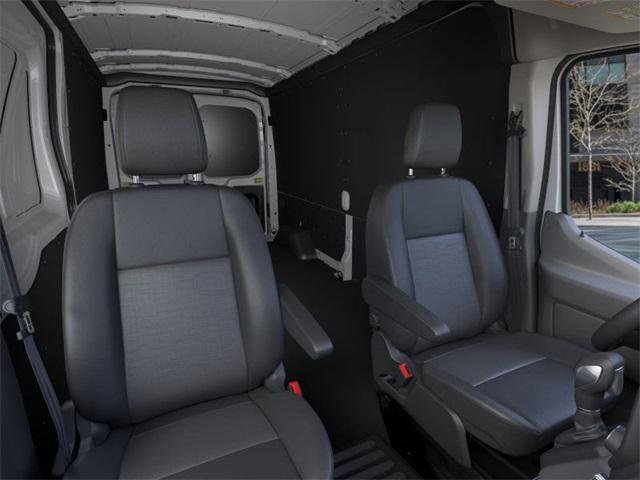Photo of 2025 Oxford White Ford Transit-250
