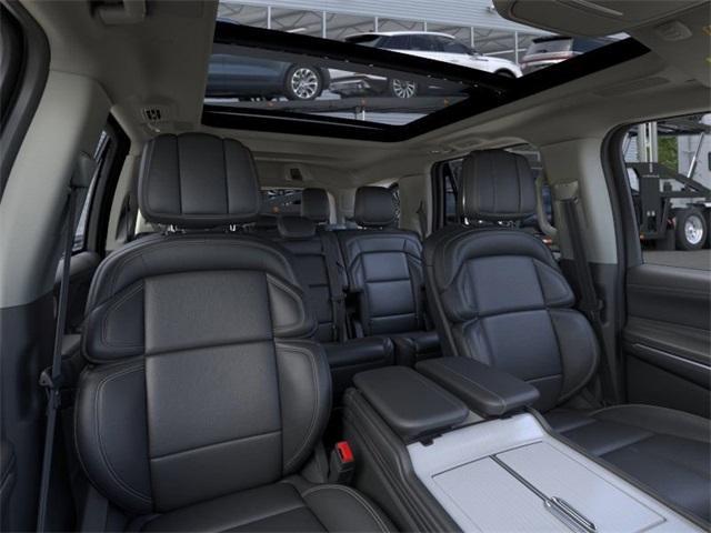 Photo of 2025 Gray Mist Metallic Lincoln Navigator