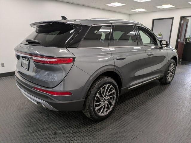 Photo of 2022 Metallic Lincoln Corsair