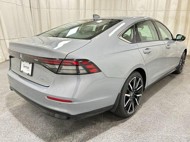 Photo of 2025 Urban Gray Pearl Honda Accord Hybrid