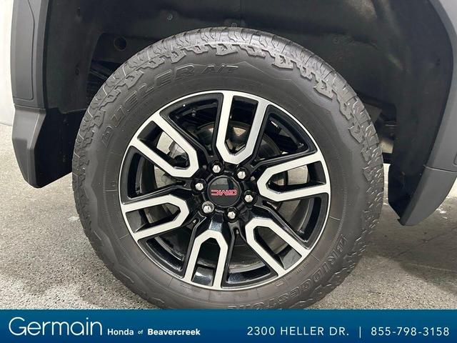 Photo of 2024 Summit White GMC Sierra 1500