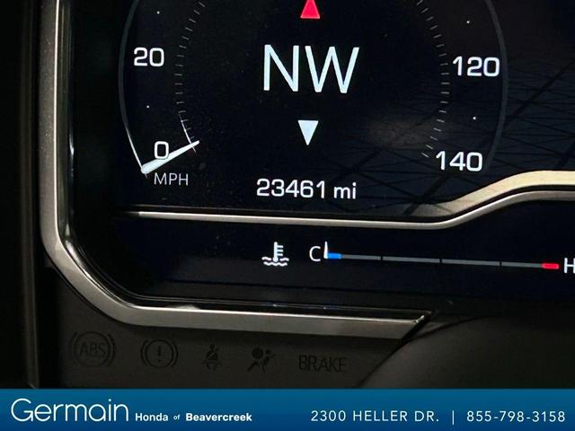 Photo of 2024 Summit White GMC Sierra 1500
