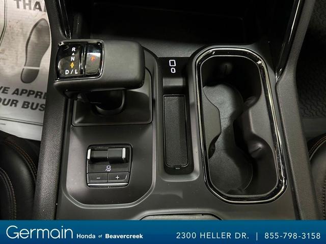 Photo of 2024 Summit White GMC Sierra 1500