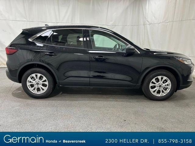 Photo of 2024 Black Metallic Ford Escape