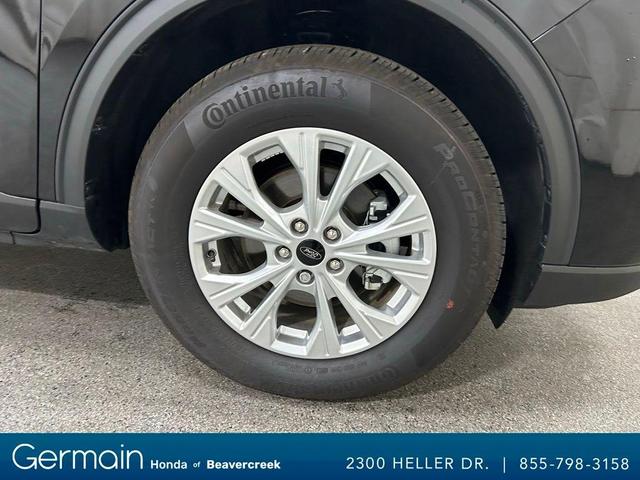 Photo of 2024 Black Metallic Ford Escape