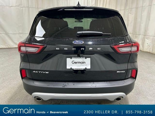 Photo of 2024 Black Metallic Ford Escape