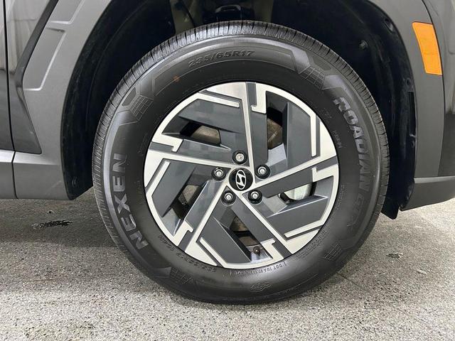 Photo of 2025 Ash Black Hyundai TUCSON Hybrid