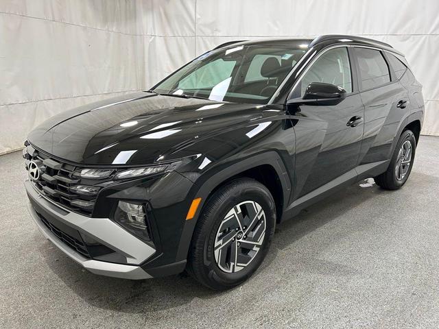 Photo of 2025 Ash Black Hyundai TUCSON Hybrid