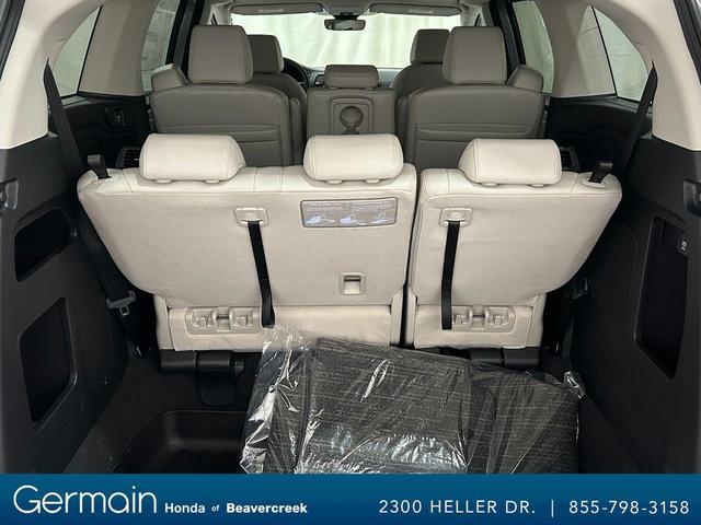 Photo of 2026 Solar Silver Metallic Honda Odyssey